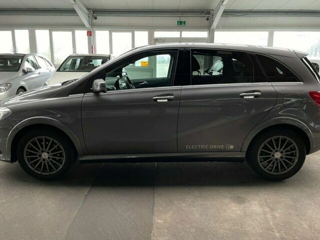 Серый Мерседес Мерседес, объемом двигателя 0 л и пробегом 38 тыс. км за 25979 $, фото 6 на Automoto.ua