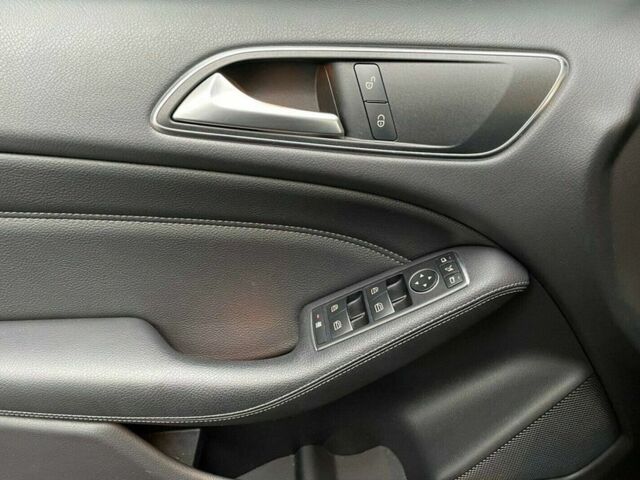 Серый Мерседес Мерседес, объемом двигателя 0 л и пробегом 38 тыс. км за 25979 $, фото 16 на Automoto.ua