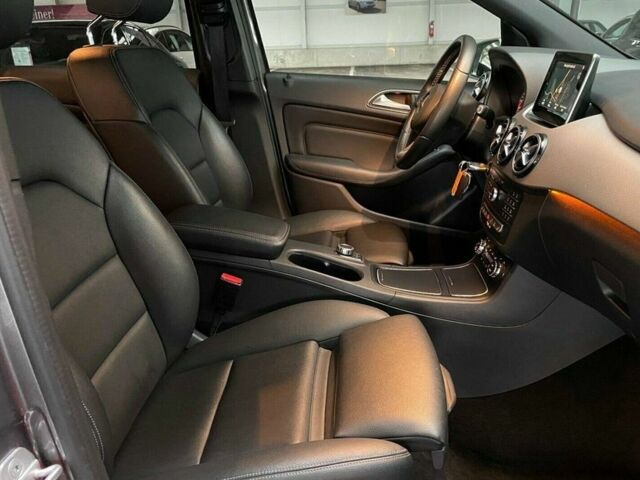 Серый Мерседес Мерседес, объемом двигателя 0 л и пробегом 38 тыс. км за 25979 $, фото 14 на Automoto.ua