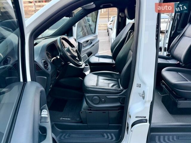 Білий Мерседес Metris, об'ємом двигуна 1.99 л та пробігом 327 тис. км за 17900 $, фото 27 на Automoto.ua