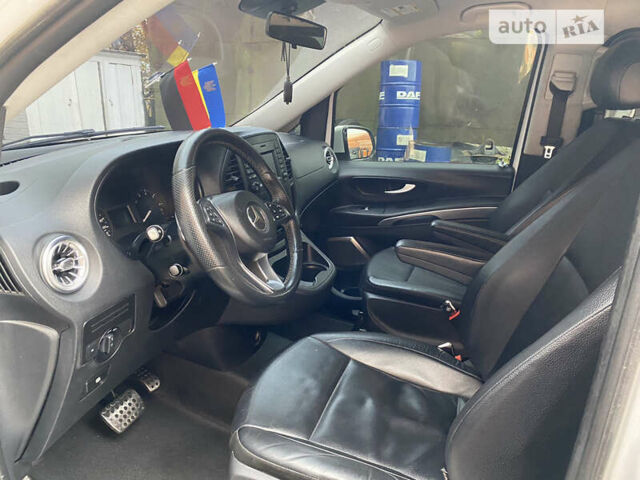 Белый Мерседес Metris, объемом двигателя 2 л и пробегом 181 тыс. км за 19300 $, фото 18 на Automoto.ua