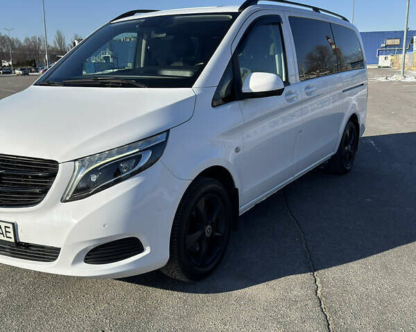 Білий Мерседес Metris, об'ємом двигуна 2 л та пробігом 147 тис. км за 26300 $, фото 1 на Automoto.ua