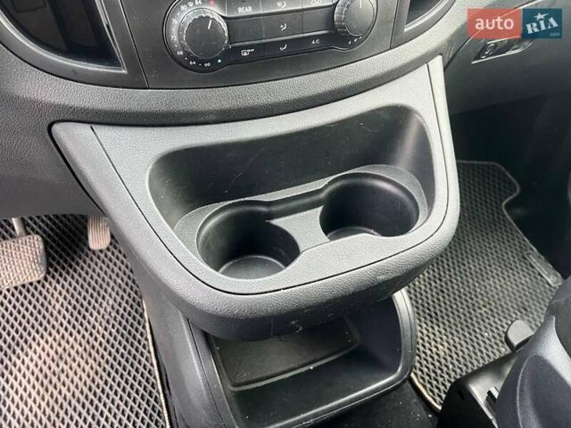 Бежевый Мерседес Metris, объемом двигателя 2 л и пробегом 298 тыс. км за 15690 $, фото 26 на Automoto.ua