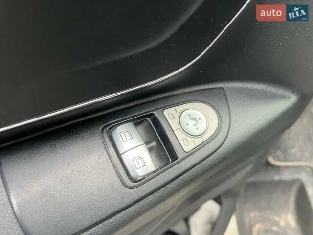 Бежевый Мерседес Metris, объемом двигателя 2 л и пробегом 298 тыс. км за 15690 $, фото 15 на Automoto.ua