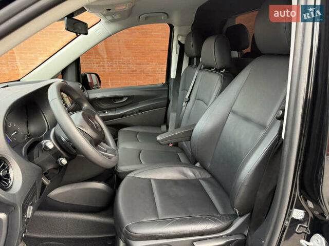 Черный Мерседес Metris, объемом двигателя 2 л и пробегом 108 тыс. км за 28900 $, фото 21 на Automoto.ua