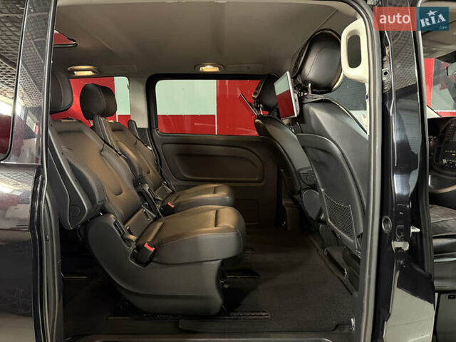 Черный Мерседес Metris, объемом двигателя 2 л и пробегом 190 тыс. км за 27000 $, фото 5 на Automoto.ua