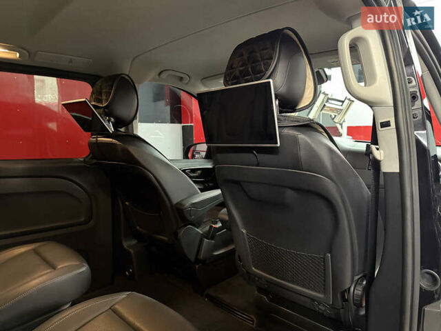 Черный Мерседес Metris, объемом двигателя 2 л и пробегом 190 тыс. км за 27000 $, фото 8 на Automoto.ua