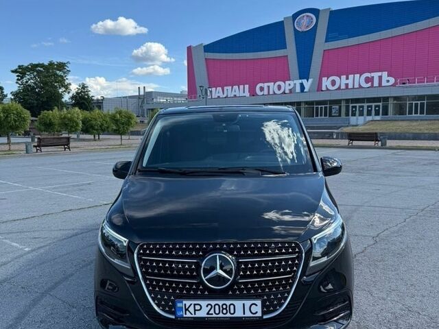 Чорний Мерседес Metris, об'ємом двигуна 2 л та пробігом 181 тис. км за 26000 $, фото 1 на Automoto.ua