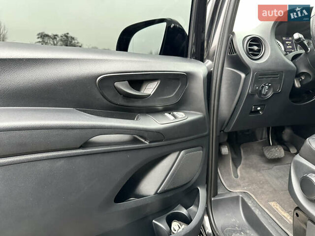 Черный Мерседес Metris, объемом двигателя 1.99 л и пробегом 64 тыс. км за 36500 $, фото 19 на Automoto.ua