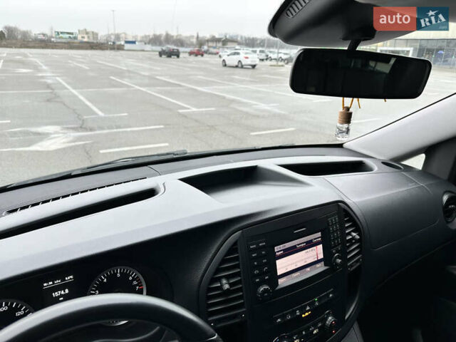 Черный Мерседес Metris, объемом двигателя 1.99 л и пробегом 64 тыс. км за 36500 $, фото 29 на Automoto.ua