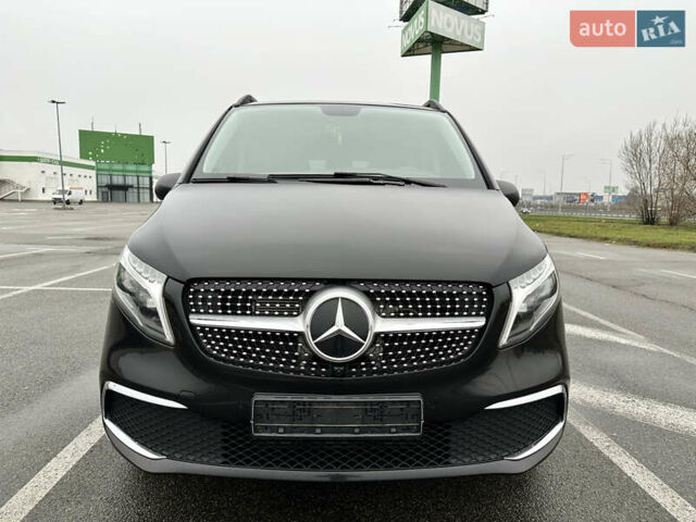 Черный Мерседес Metris, объемом двигателя 1.99 л и пробегом 64 тыс. км за 36500 $, фото 1 на Automoto.ua