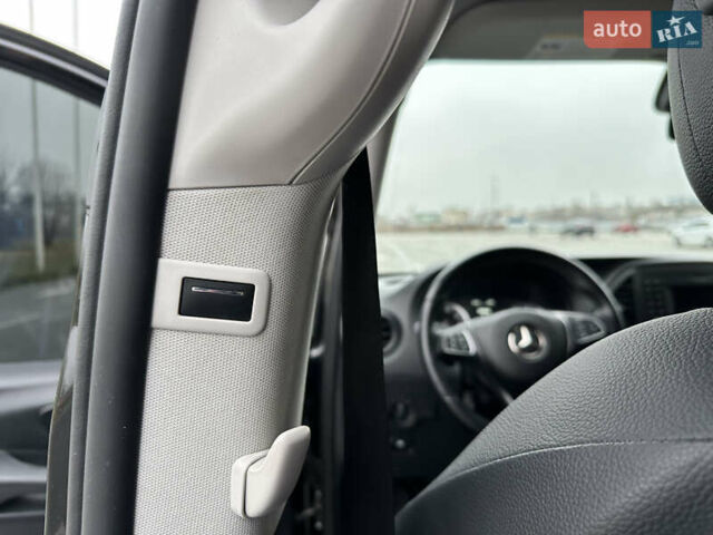 Черный Мерседес Metris, объемом двигателя 1.99 л и пробегом 64 тыс. км за 36500 $, фото 17 на Automoto.ua