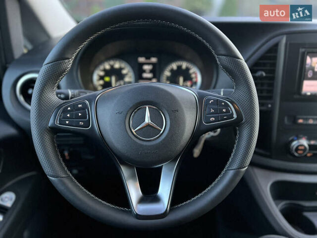 Черный Мерседес Metris, объемом двигателя 2 л и пробегом 97 тыс. км за 28900 $, фото 43 на Automoto.ua