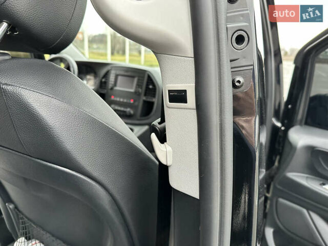 Черный Мерседес Metris, объемом двигателя 1.99 л и пробегом 64 тыс. км за 36500 $, фото 13 на Automoto.ua