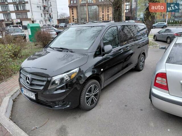 Черный Мерседес Metris, объемом двигателя 2 л и пробегом 130 тыс. км за 27500 $, фото 3 на Automoto.ua