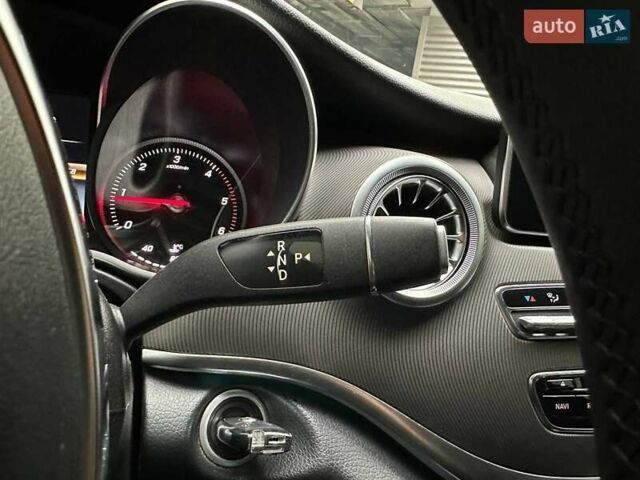 Чорний Мерседес Metris, об'ємом двигуна 1.99 л та пробігом 22 тис. км за 54990 $, фото 18 на Automoto.ua