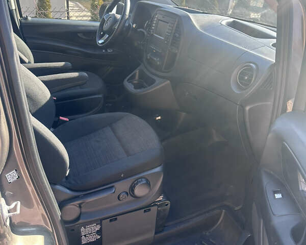 Коричневый Мерседес Metris, объемом двигателя 2 л и пробегом 267 тыс. км за 22000 $, фото 7 на Automoto.ua