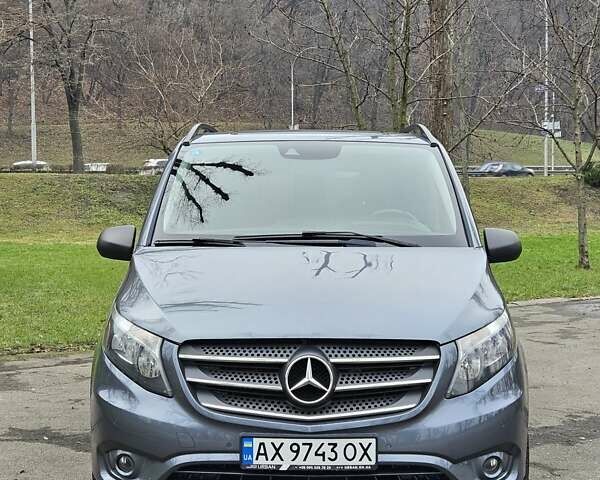 Серый Мерседес Metris, объемом двигателя 2 л и пробегом 152 тыс. км за 24900 $, фото 2 на Automoto.ua