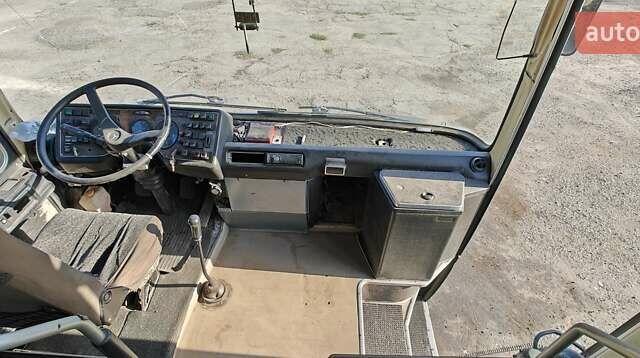 Белый Мерседес О 303, объемом двигателя 10.8 л и пробегом 800 тыс. км за 4700 $, фото 7 на Automoto.ua