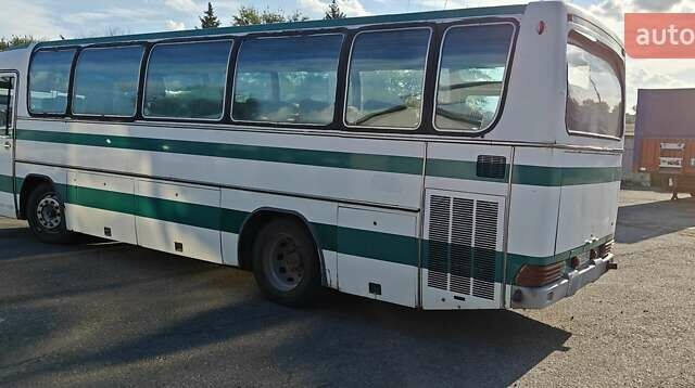 Белый Мерседес О 303, объемом двигателя 10.8 л и пробегом 800 тыс. км за 4700 $, фото 6 на Automoto.ua