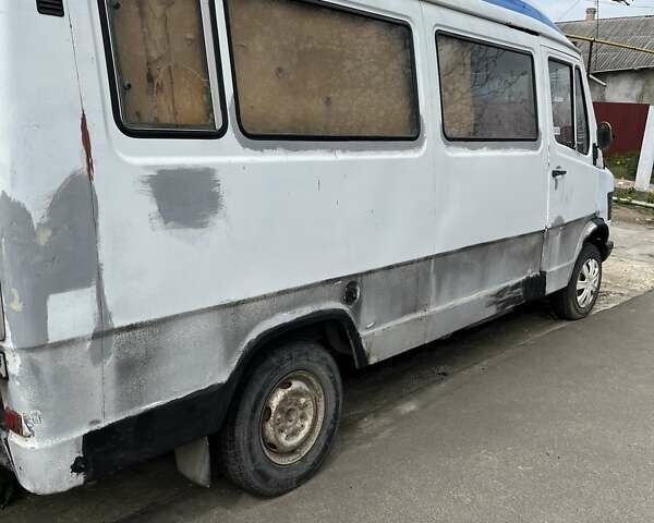 Білий Мерседес О 307, об'ємом двигуна 2.4 л та пробігом 4 тис. км за 1800 $, фото 7 на Automoto.ua