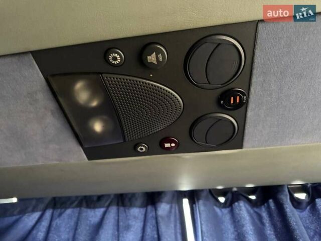 Белый Мерседес О 403, объемом двигателя 11.97 л и пробегом 950 тыс. км за 35000 $, фото 20 на Automoto.ua