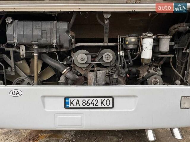 Белый Мерседес О 403, объемом двигателя 11.97 л и пробегом 950 тыс. км за 35000 $, фото 38 на Automoto.ua