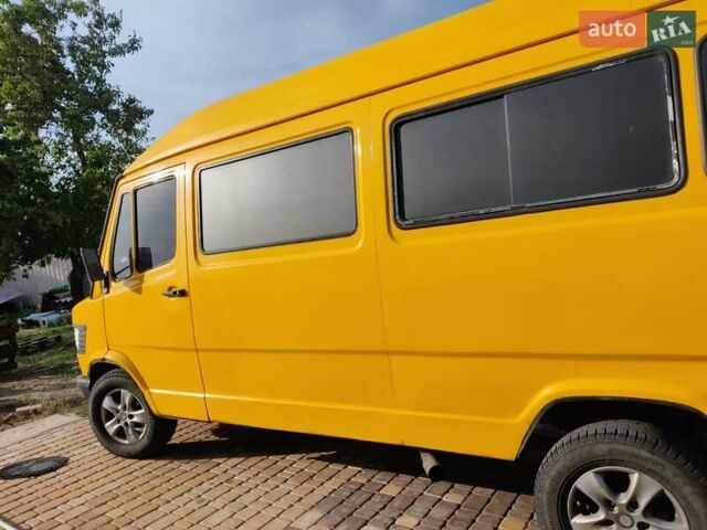 Жовтий Мерседес О 404, об'ємом двигуна 0 л та пробігом 300 тис. км за 3800 $, фото 1 на Automoto.ua