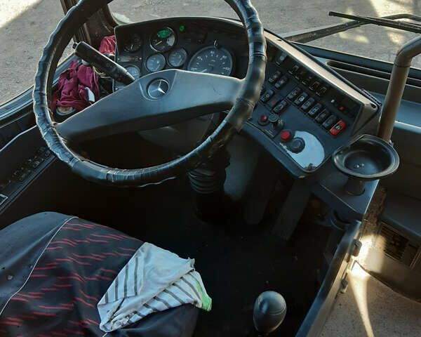 Мерседес О 407 1998 у Дрогобичі на Automoto.ua Червоний Мерседес О 407, об'ємом двигуна 11.97 л та пробігом 1 тис. км за 7800 $, фото 2 на Automoto.ua