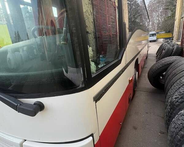 Белый Мерседес О 408, объемом двигателя 12 л и пробегом 715 тыс. км за 22000 $, фото 4 на Automoto.ua