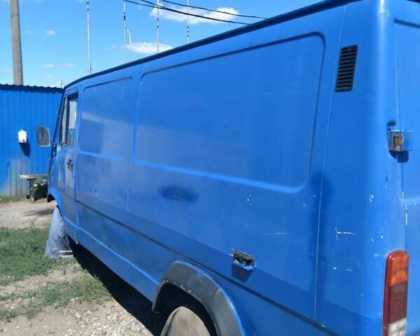 Синий Мерседес О 408, объемом двигателя 2.9 л и пробегом 600 тыс. км за 3500 $, фото 1 на Automoto.ua