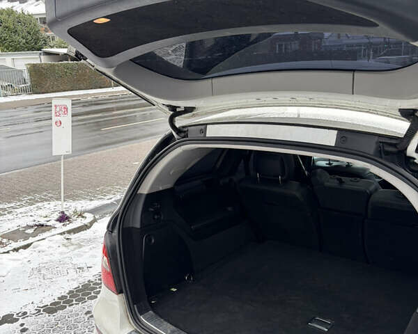 Білий Мерседес Р-Клас, об'ємом двигуна 2.99 л та пробігом 292 тис. км за 10522 $, фото 1 на Automoto.ua