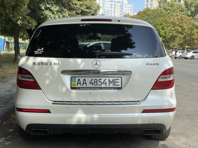 Мерседес Р-Класс 2011 в Киеве на Automoto.ua Белый Мерседес Р-Класс, объемом двигателя 3 л и пробегом 170 тыс. км за 12500 $, фото 7 на Automoto.ua