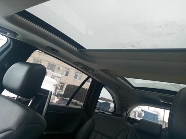 Белый Мерседес Р-Класс, объемом двигателя 3 л и пробегом 245 тыс. км за 7800 $, фото 5 на Automoto.ua