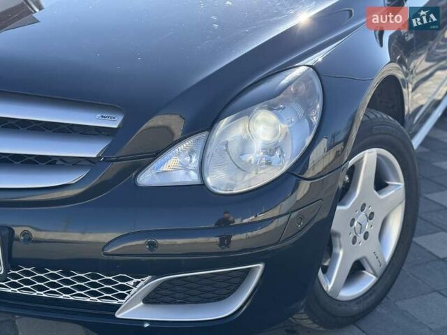 Черный Мерседес Р-Класс, объемом двигателя 5 л и пробегом 191 тыс. км за 8500 $, фото 4 на Automoto.ua