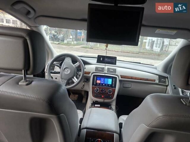 Чорний Мерседес Р-Клас, об'ємом двигуна 5 л та пробігом 320 тис. км за 7444 $, фото 10 на Automoto.ua