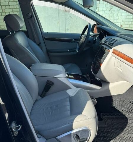 Черный Мерседес Р-Класс, объемом двигателя 3.5 л и пробегом 310 тыс. км за 10750 $, фото 9 на Automoto.ua