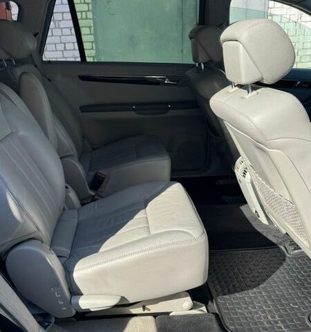 Черный Мерседес Р-Класс, объемом двигателя 3.5 л и пробегом 310 тыс. км за 10750 $, фото 11 на Automoto.ua