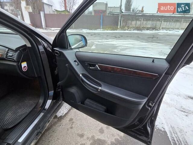 Черный Мерседес Р-Класс, объемом двигателя 3 л и пробегом 205 тыс. км за 7900 $, фото 6 на Automoto.ua