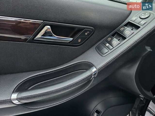 Черный Мерседес Р-Класс, объемом двигателя 3 л и пробегом 205 тыс. км за 7900 $, фото 25 на Automoto.ua