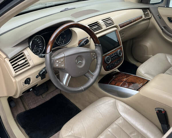 Черный Мерседес Р-Класс, объемом двигателя 3.5 л и пробегом 300 тыс. км за 7500 $, фото 21 на Automoto.ua