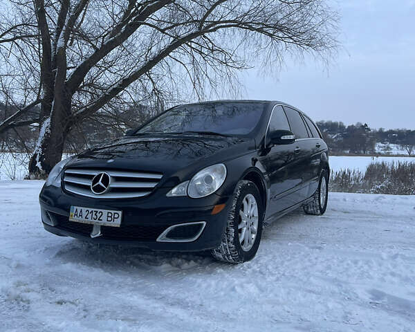 Черный Мерседес Р-Класс, объемом двигателя 5 л и пробегом 95 тыс. км за 11500 $, фото 1 на Automoto.ua