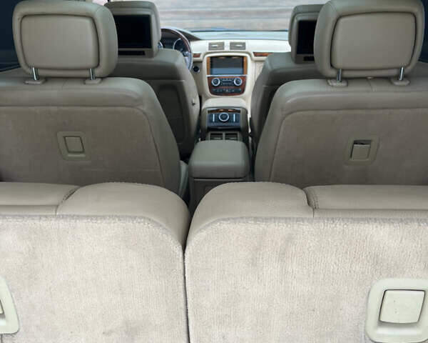 Черный Мерседес Р-Класс, объемом двигателя 3.5 л и пробегом 300 тыс. км за 7500 $, фото 12 на Automoto.ua