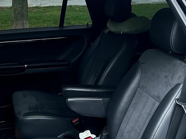 Черный Мерседес Р-Класс, объемом двигателя 3.5 л и пробегом 25000 тыс. км за 12000 $, фото 3 на Automoto.ua