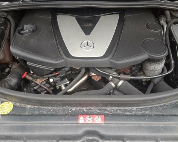 Черный Мерседес Р-Класс, объемом двигателя 2.99 л и пробегом 350 тыс. км за 8000 $, фото 7 на Automoto.ua