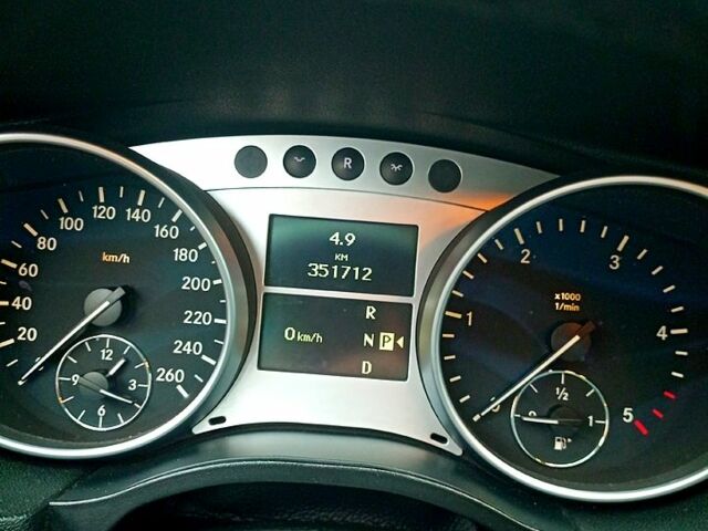 Черный Мерседес Р-Класс, объемом двигателя 3 л и пробегом 350 тыс. км за 8000 $, фото 8 на Automoto.ua