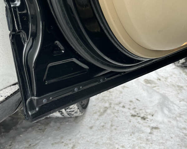 Черный Мерседес Р-Класс, объемом двигателя 3.5 л и пробегом 300 тыс. км за 7500 $, фото 19 на Automoto.ua