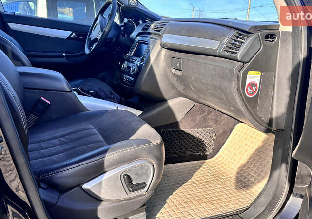 Черный Мерседес Р-Класс, объемом двигателя 3 л и пробегом 227 тыс. км за 9200 $, фото 6 на Automoto.ua