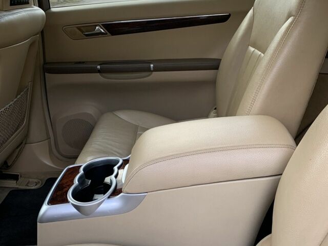 Черный Мерседес Р-Класс, объемом двигателя 5 л и пробегом 310 тыс. км за 7900 $, фото 13 на Automoto.ua