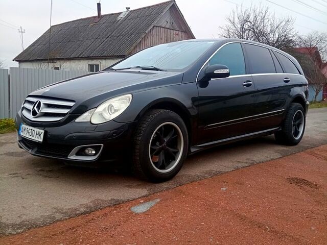 Черный Мерседес Р-Класс, объемом двигателя 3 л и пробегом 350 тыс. км за 8000 $, фото 2 на Automoto.ua